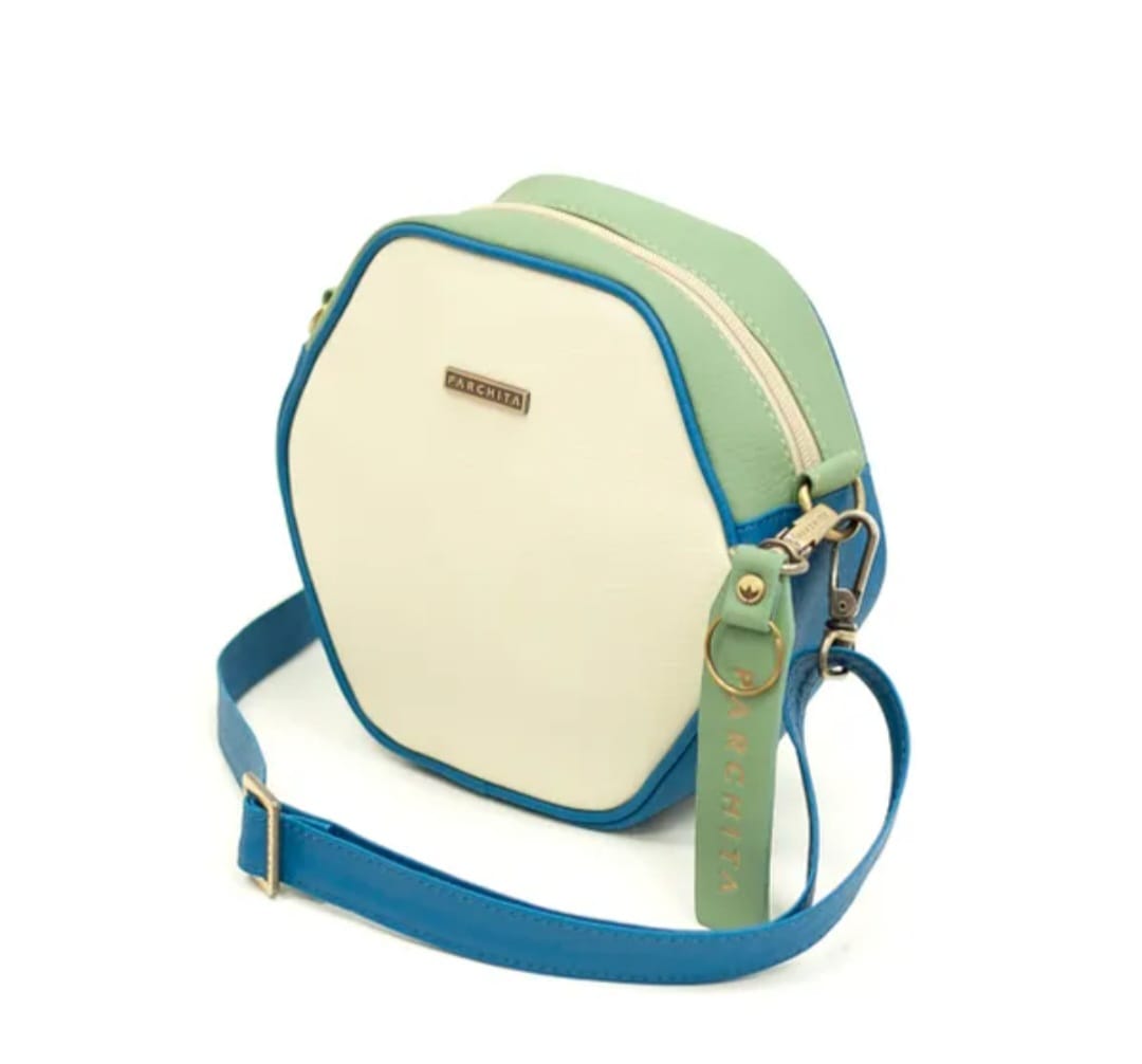 Bandolera Honey Beige y Azul Petroleo