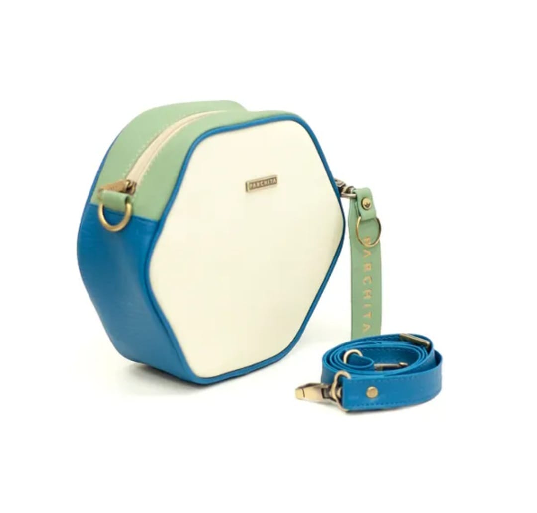 Bandolera Honey Beige y Azul Petroleo